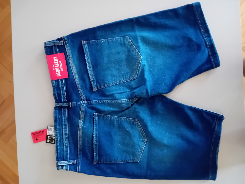 Dsquared2 bermude slika #3