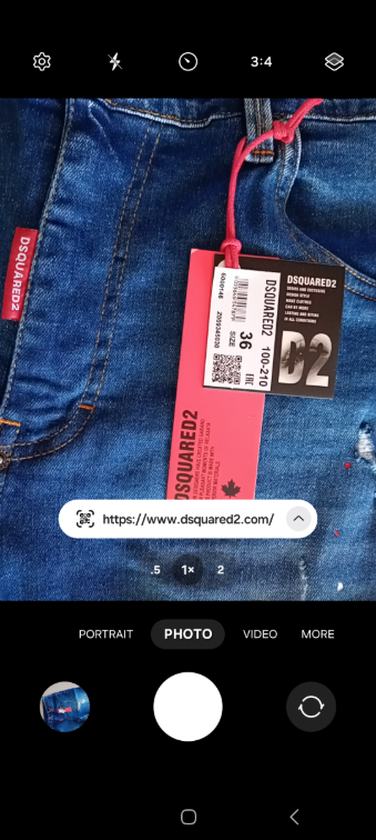 Dsquared2 bermude slika #2
