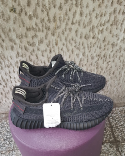 Adidas Yeezy Boost  thumbnail #2