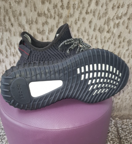 Adidas Yeezy Boost  thumbnail #4