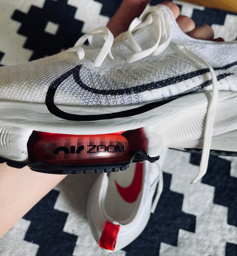 NIKE Air Zoom Tempo Next% 