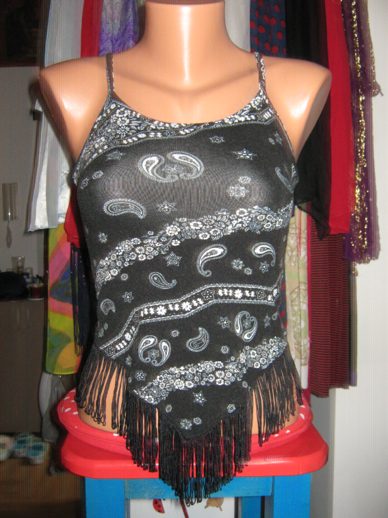 neobična majica sa resama slika #2