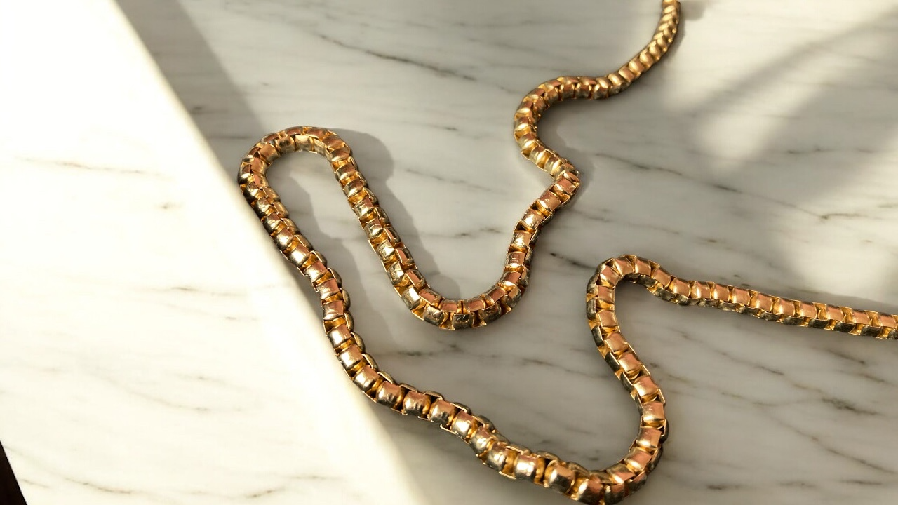 Elegantna crna torbica – NOVO slika #2