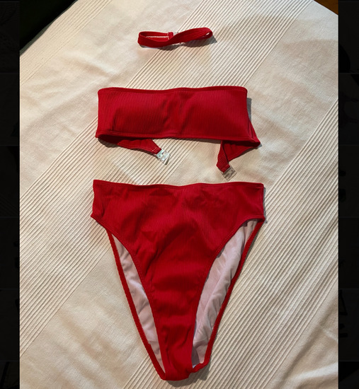 Asos Boohoo crveni kupaci kostim, sa chokerom slika #1