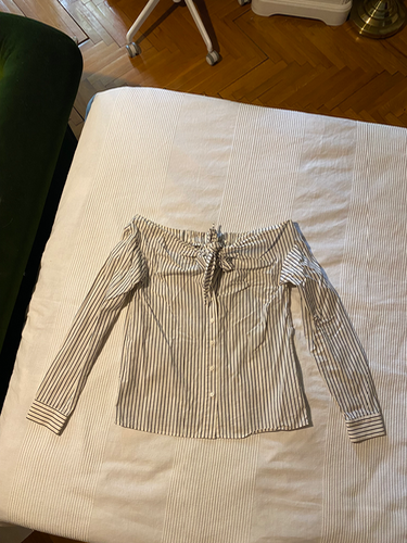 H&M košulja spuštenih ramena na prugice