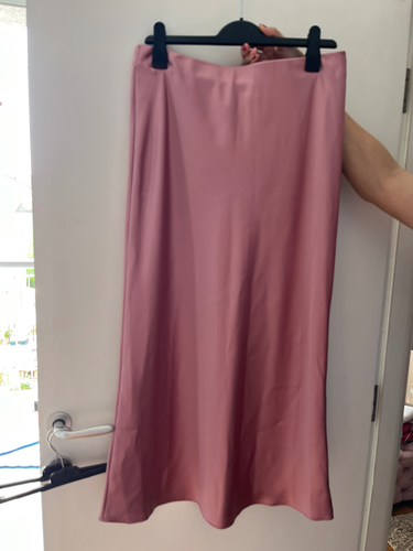 Zara midi satenska suknja