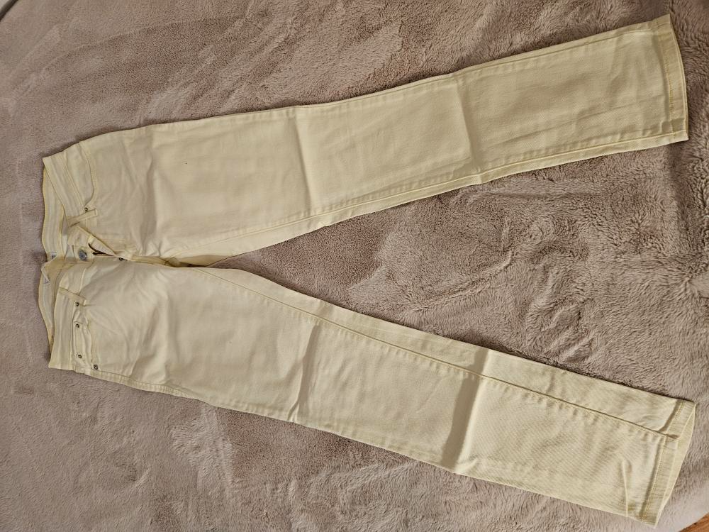 Levis zute farmerke slika #4