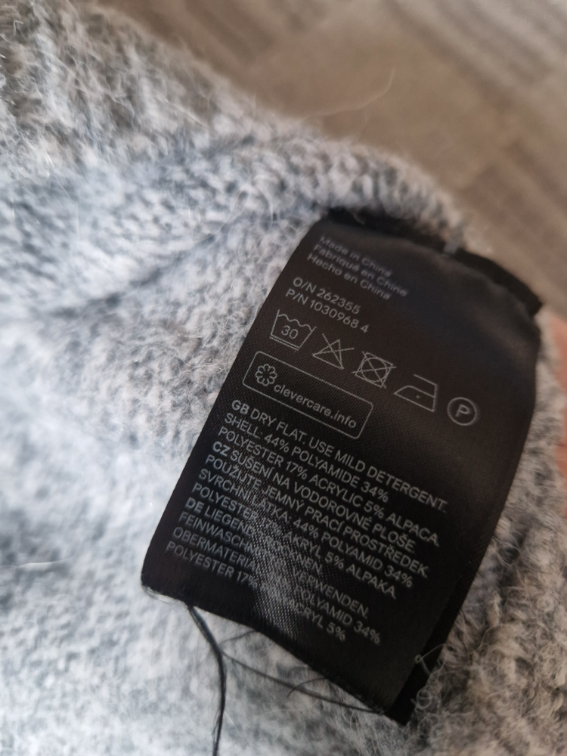 H&M zimski dzemper akril kao nov  slika #3