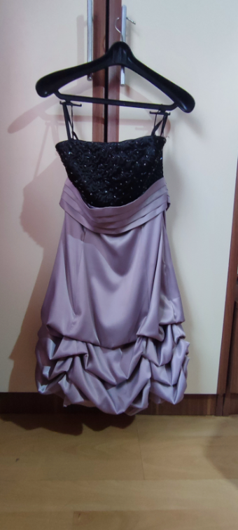 Novogodišnja satenska haljina sa kristalima slika #1