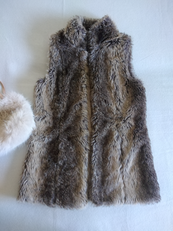 Bershka prsluk od krzna slika #1
