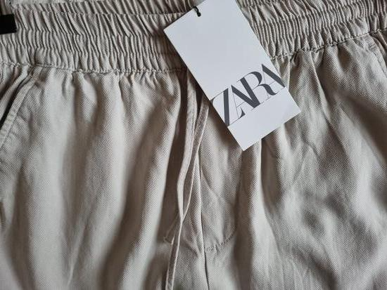 NOVO Prelepe ZARA pantalone 🤍💛🤍 slika #2