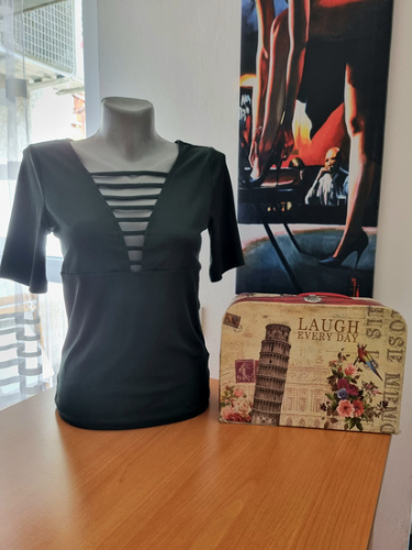 NOVO Prelepa H&M majica 💚💚💚