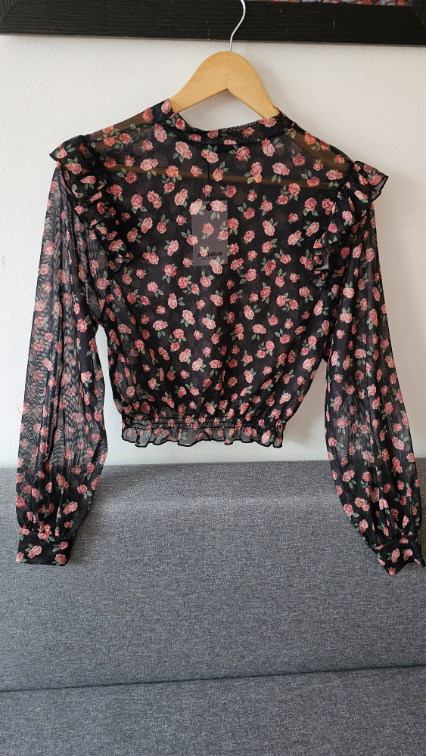 NOVO Cvetna bluza PULL&BEAR 🖤💚🌹 slika #1