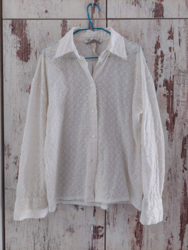 Zara bela rupičasta eyelet košulja