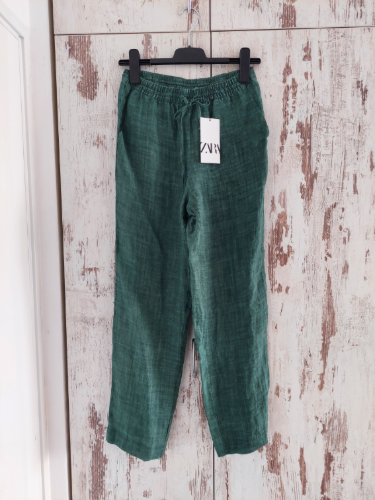 Zara pantalone od ramije sa etiketom