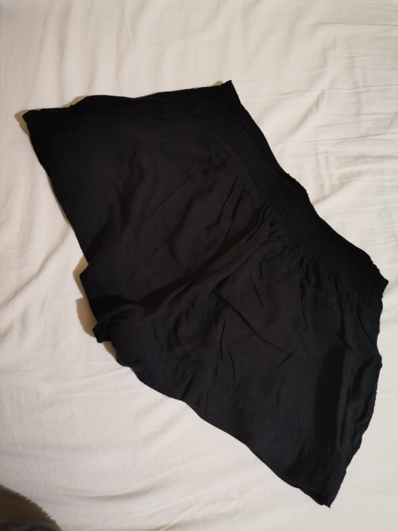 Dva šortsa XS/S slika #3