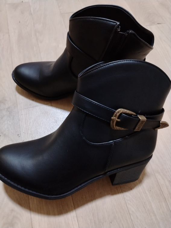 Nove čizme gleznjace br.40 slika #1