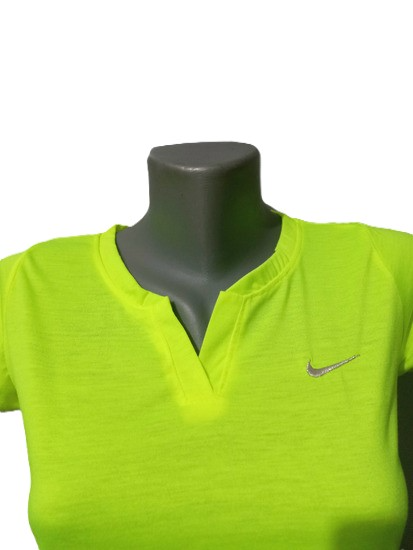 *NIKE *Sportska majica S-M slika #1
