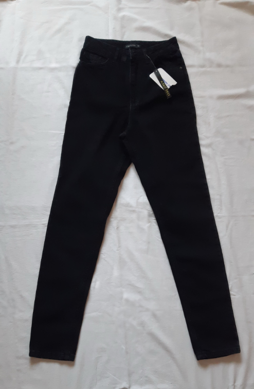 Crne farmerke Novo Sada 1000 slika #1