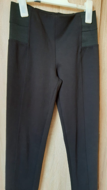 Crne pantalone/helanke slika #2