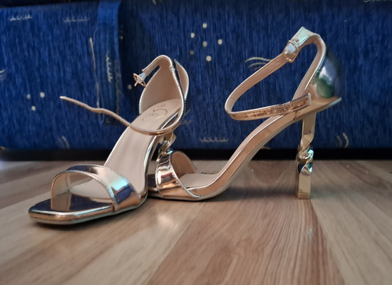 sandale 38 NOVE slika #2