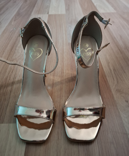 sandale 38 NOVE