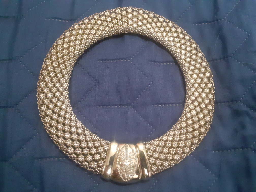 Nova metalna - magnetna ogrlica uz vrat slika #2