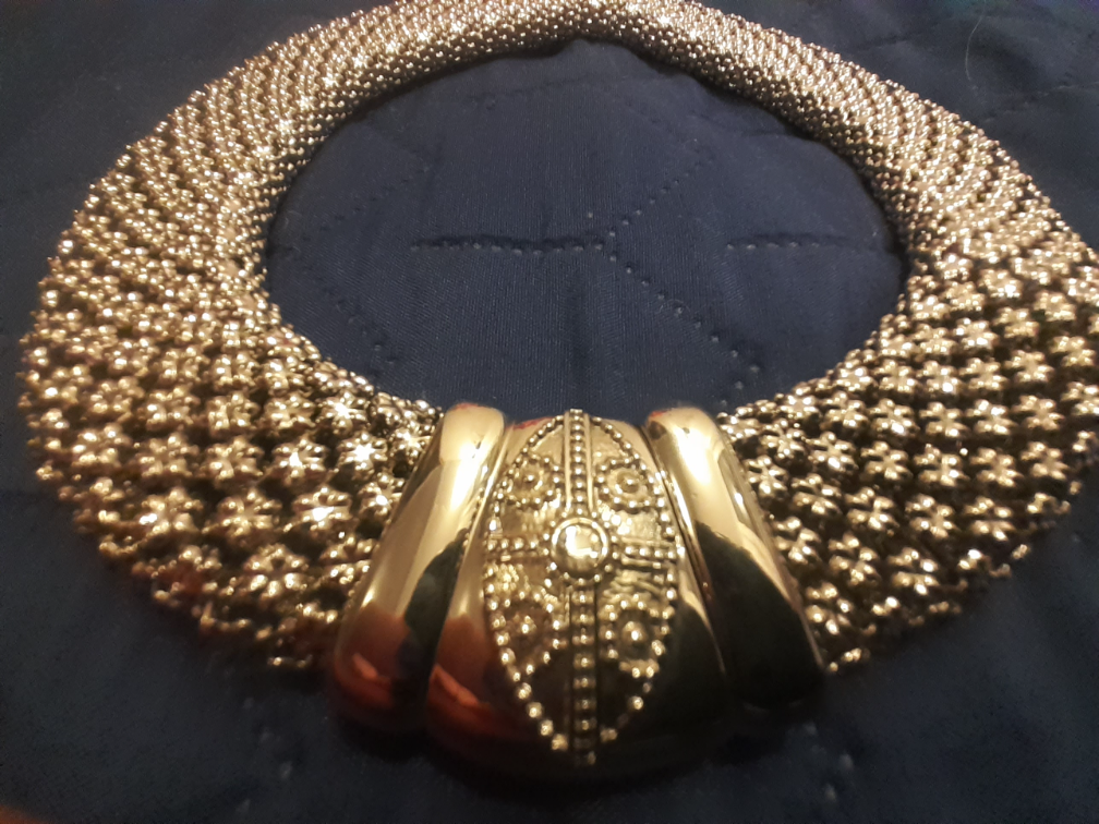 Nova metalna - magnetna ogrlica uz vrat slika #3