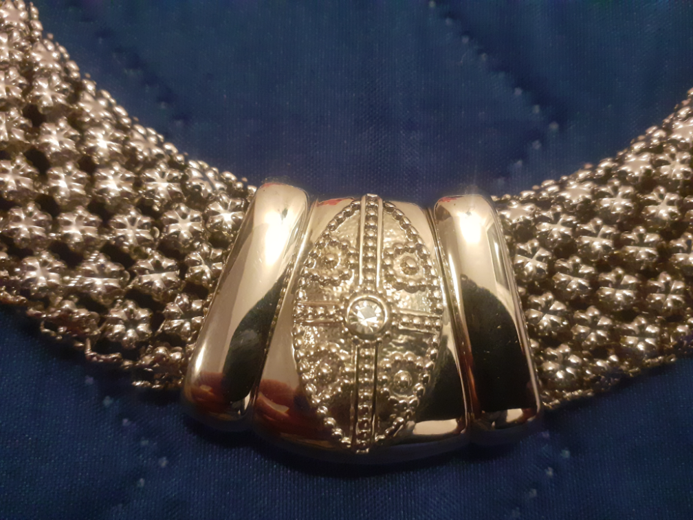 Nova metalna - magnetna ogrlica uz vrat slika #4