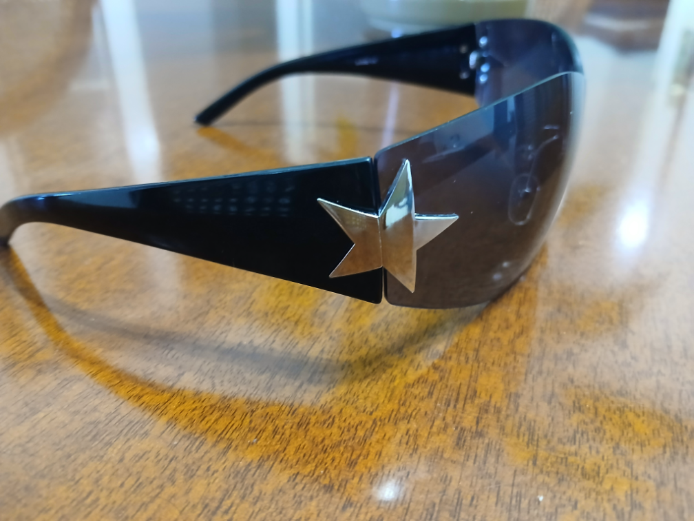 Nove crne naocare sa zvezdicama slika #2