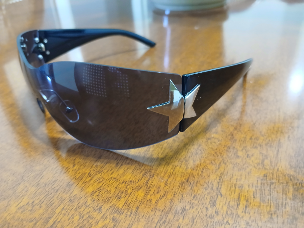 Nove crne naocare sa zvezdicama slika #3