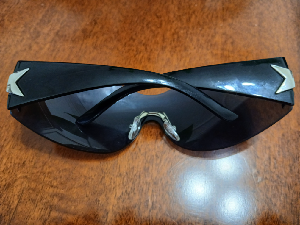 Nove crne naocare sa zvezdicama slika #5