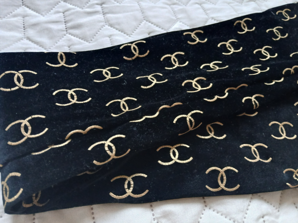 Original Chanel crno-zlatni plisani sal slika #3