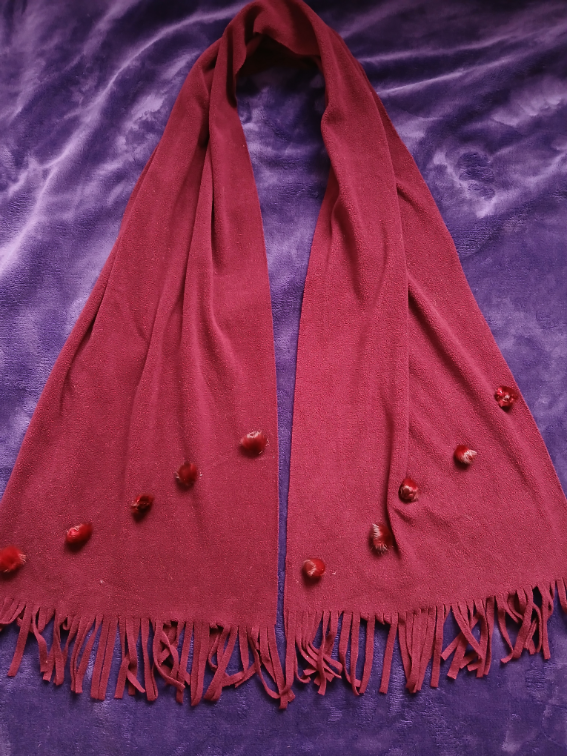 Veliki bordo sal sa bućkicama i resicama slika #1