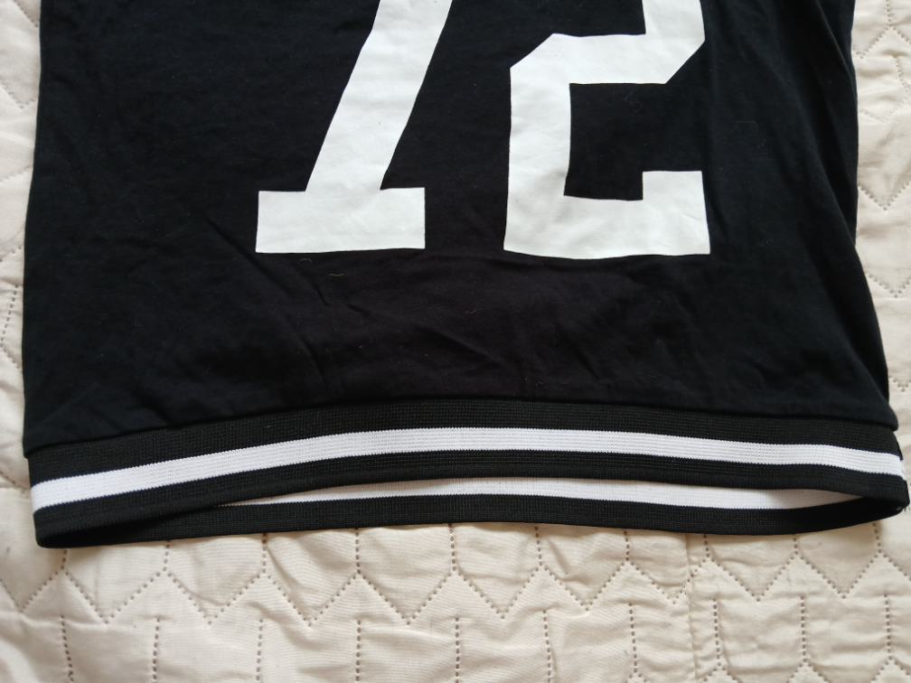 Crno-bela crop majica sa natpisom "72", S-M slika #2