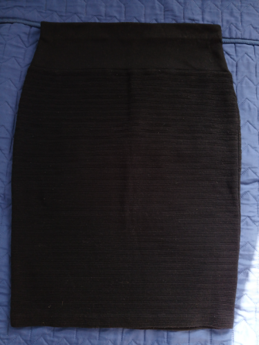 Crna uska reljefasta mini-midi suknja, S-M