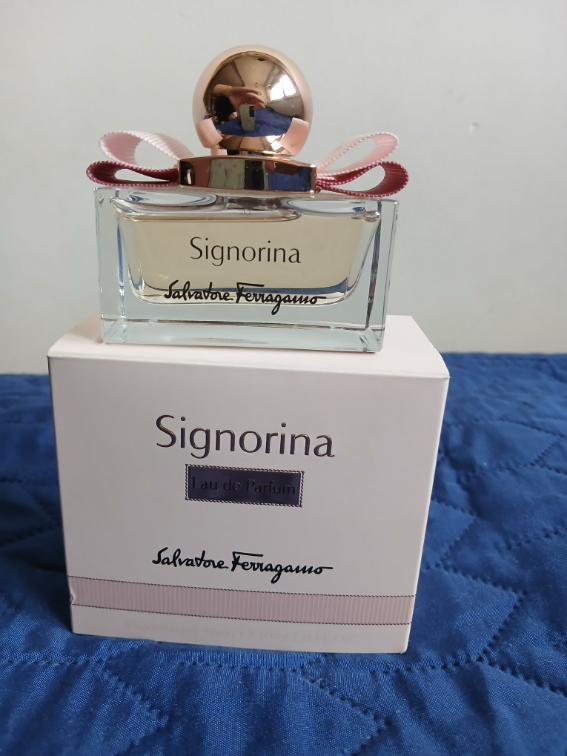 Nov Salvatore Ferragamo Signorina parfem 30ml slika #2