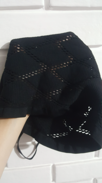 Crna crop rupicasta majica na bretele, S-M slika #3