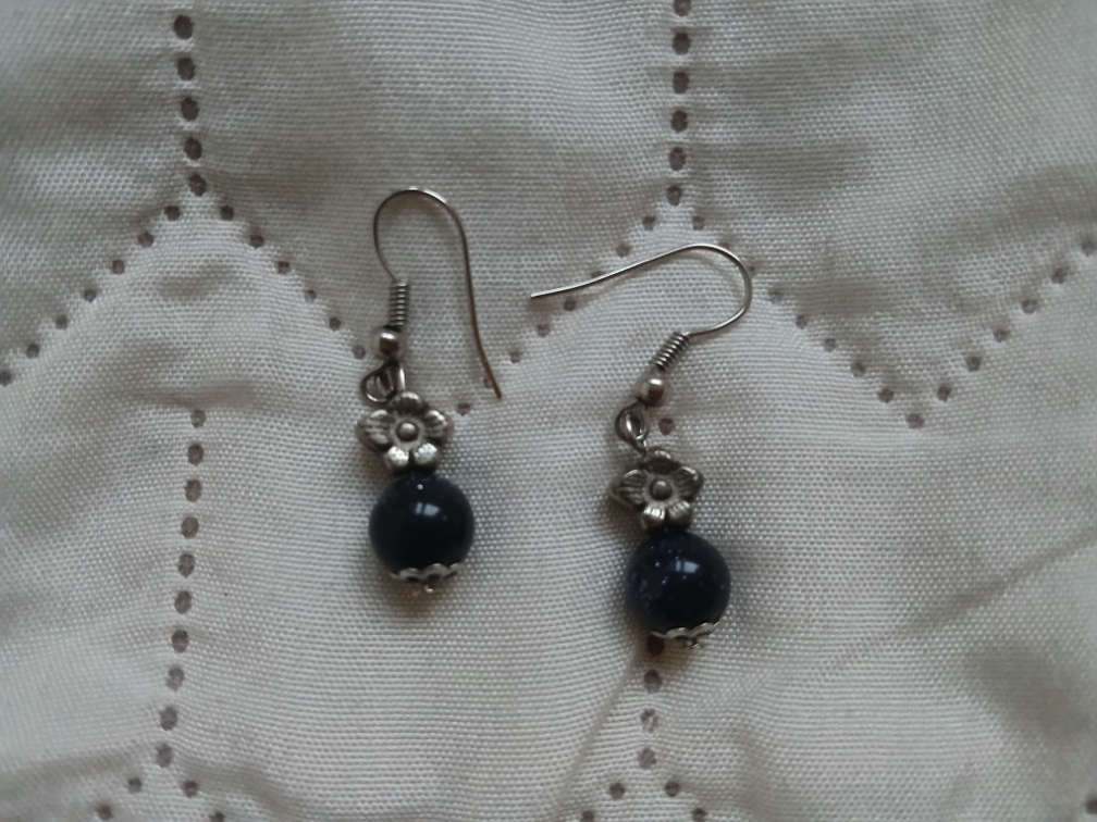 Nove teget svetlucave mindjusice sa cveticima slika #1