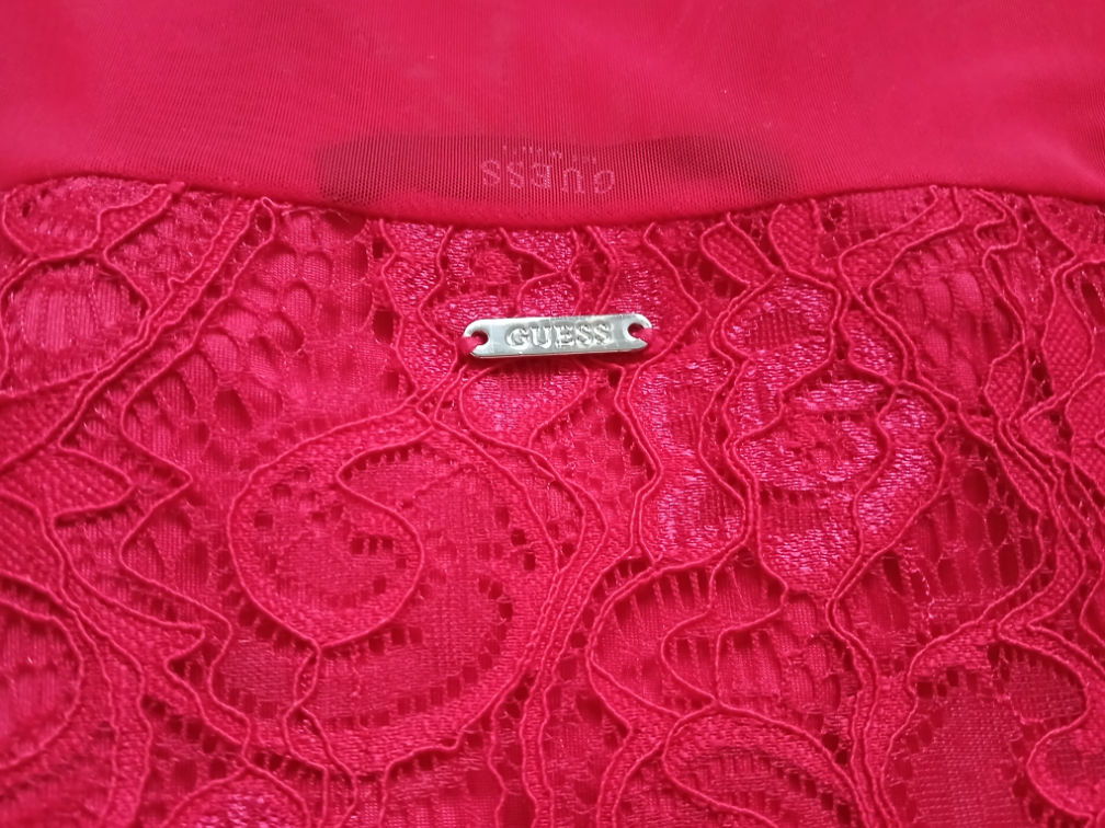 Original Guess prelepi crveni cipkani bodi, M slika #2