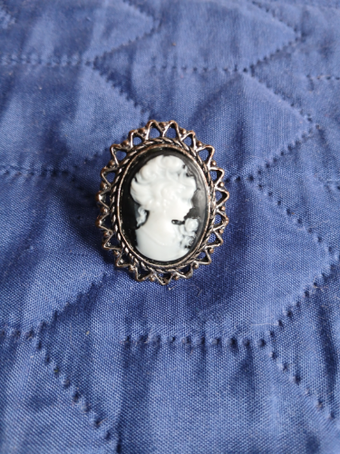 Nov gothic kameja prsten 3,5x3cm