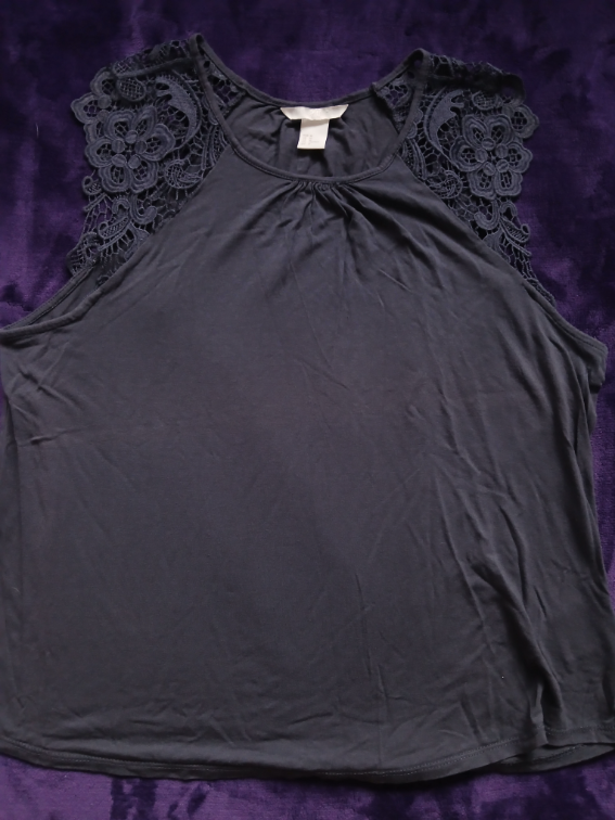 H&M prelepa teget majica sa vezom-cipkom, M slika #1