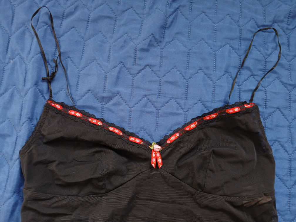 Benetton crno-crvena majica za spavanje, S slika #2