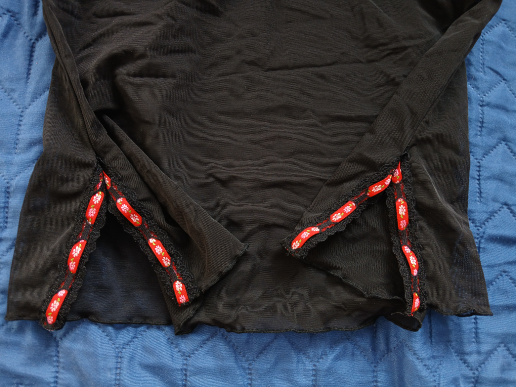 Benetton crno-crvena majica za spavanje, S slika #3