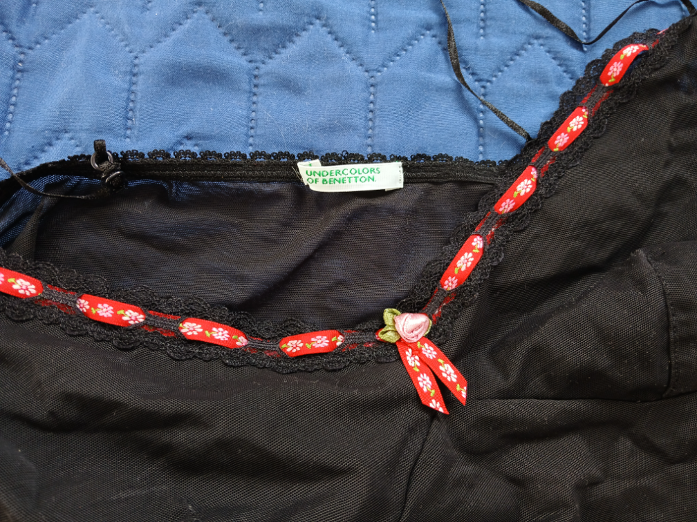 Benetton crno-crvena majica za spavanje, S slika #5