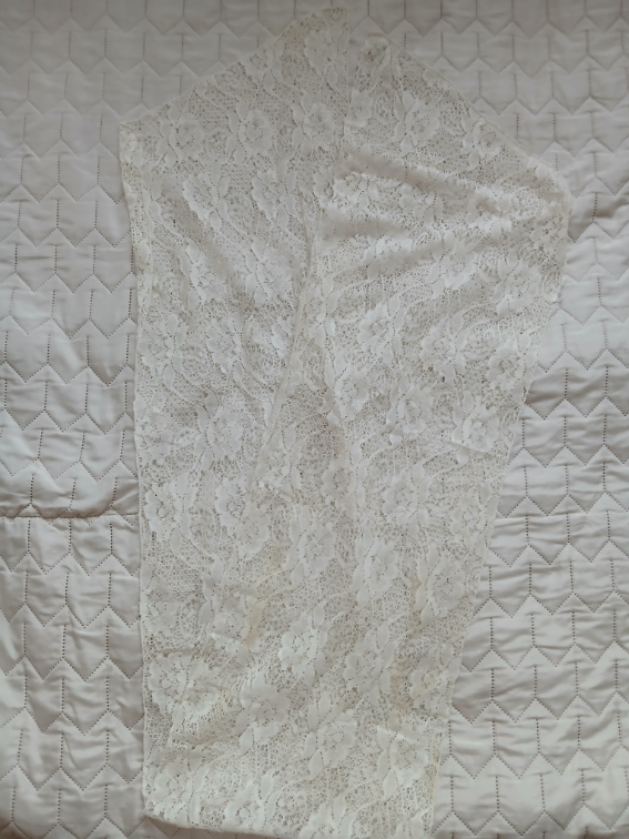 Bela-krem cipkana marama - esarpa slika #3