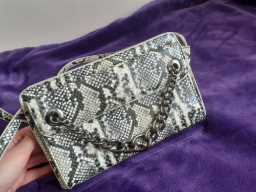 Parfois kozna torba zmijskog dezena sa lancem