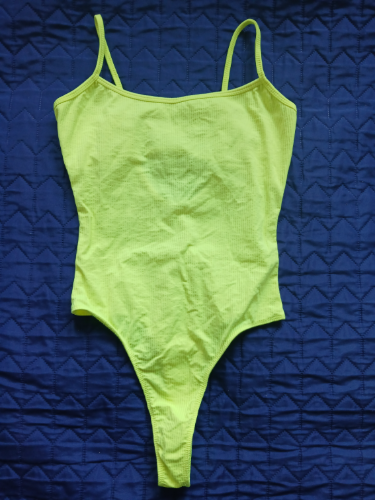 Bershka fluorescentno zuti tanga bodi/kupaci, M