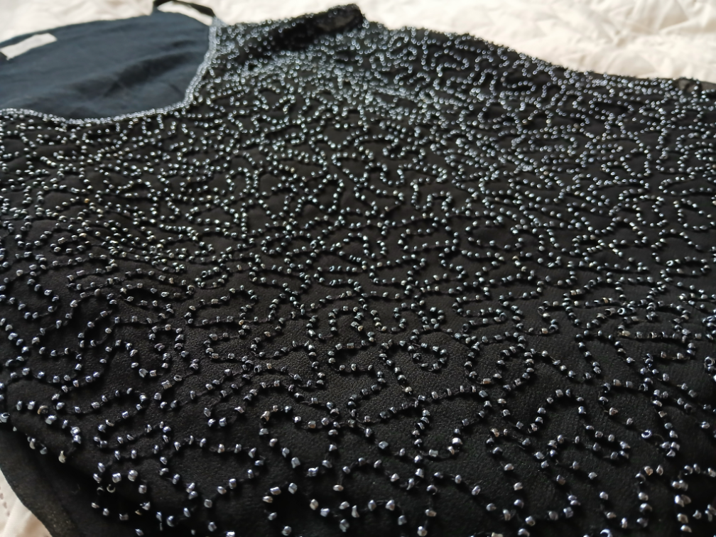 Oltre prelepa crna majica - bluza sa perlicama, M slika #3