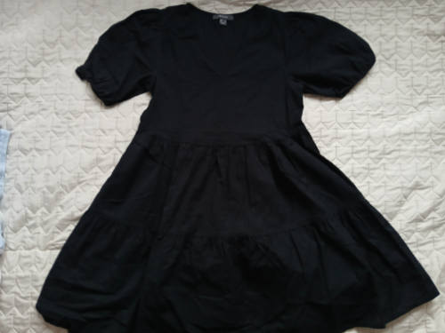 Nova Primark crna haljina sa puf rukavima, 34